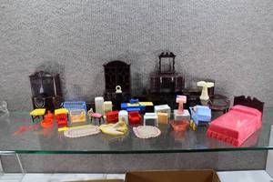 lot 2702 image: Large Lot of Plastic Doll Furniture and toys. More than 20 Pieces.