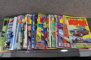 lot 2713 image: Lot of 30 MOPAR Car Auto Magazines from 1988-1991.