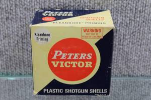 lot 2737 image: Collectible Ammo in Old Box - Peters Victor Kleanbore Priming Plastic Shotgun Shells 12 Gauge -Full Box
