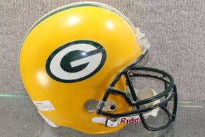 lot 2750 image: NFL Football Green Bay Packers Helmet