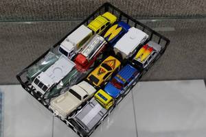 lot 2752 image: Lot of 11 Assorted Matchbox cars