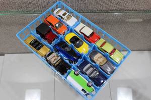 lot 2761 image: Lot of 12 Assorted Matchbox Cars
