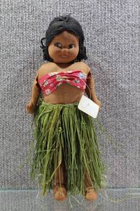 lot 2772 image: Polynesian Cloth Doll