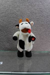 lot 2799 image: Vintage Gag Toy - Mad Cow -Laughs & Moves