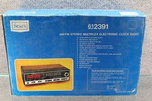 lot 2718 image: Vintage Sears 612391 AMFM Stereo Multiplex Alarm Clock Radio in Box