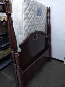 lot 5230 image: Queen Headboard and Footboard
