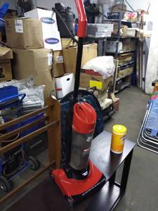lot 5244 image: Dirt Devil Dynamite Bagless Vacuum