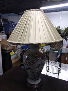 lot 5260 image: Nice Lamp