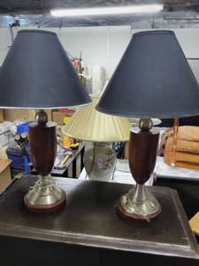 lot 5261 image: Nice Modern Pair of Lamps