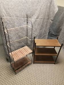 lot 14103 image: Two Lightweight Shelves