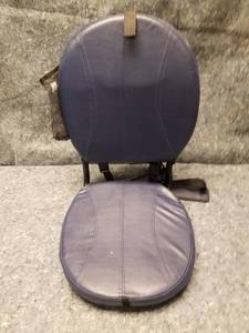 lot 14114 image: Deluxe Bleacher Cushion