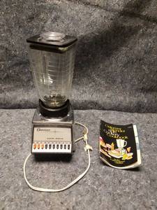 lot 14118 image: Vintage Osterizer Blender