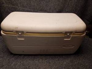 lot 14123 image: Large Igloo Cooler