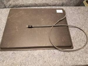lot 14125 image: Large Heated Pet Mat