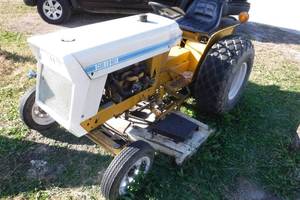 lot 6953 image: International Cub Lo-boy 154 Tractor