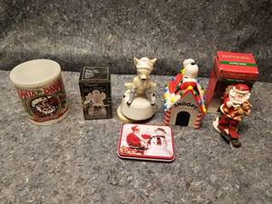 lot 14132 image: Holiday Trinkets Lot #1