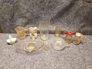 lot 14135 image: Vintage Glassware and More #1