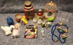lot 14137 image: Vintage and Modern Trinkets and More #1