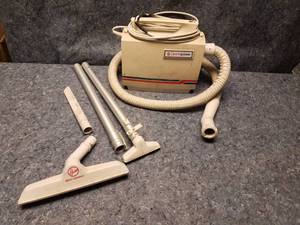 lot 14140 image: Hoover PortaPower Vacuum System
