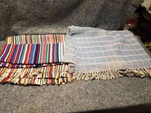 lot 14142 image: Throw Rug Lot