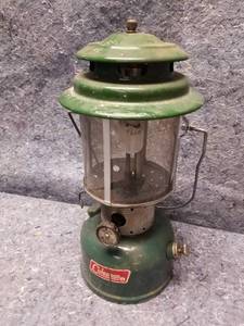 lot 14150 image: Vintage Coleman Lantern Model 220F