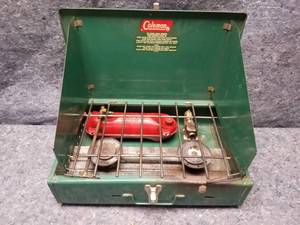 lot 14152 image: Coleman 425E Camp Stove
