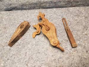 lot 14164 image: Vintage Double Pulley and More