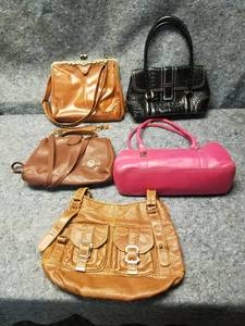 lot 14174 image: Lot of 5 Purses or Handbags