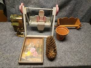 lot 14186 image: Mixed Decorative Items Lot
