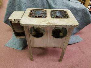 lot 11245 image: Vintage Kerosene Kitchen Stove #1