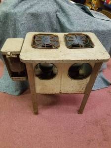 lot 11246 image: Vintage Kerosene Kitchen Stove #2