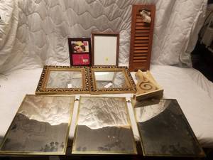lot 14220 image: Frames Mirrors and More Home Decor