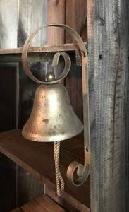 lot 2896 image: 12 Hanging Brass Bell (has a good soundring)