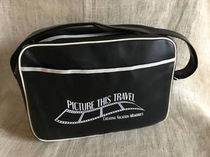 lot 2917 image: Picture this Travel Bag with shoulder strap and outside pocket (zipper top)