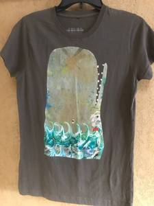lot 2956 image: Design by Humans Whale T-shirt