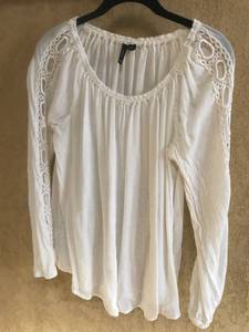 lot 3003 image: New Direction Top