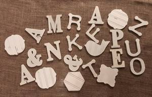 lot 3017 image: Assortment of wood shapes and letters