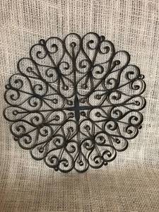lot 3039 image: Vintage iron trivet