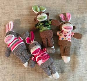 lot 3041 image: Mini Sock Monkeys