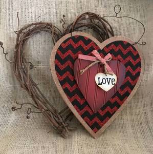 lot 3042 image: Grape Vine and wood heart