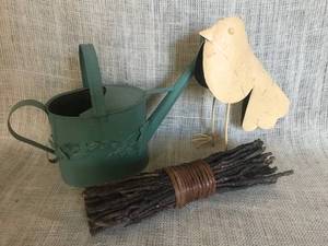 lot 3048 image: Tin Watercan and Bird