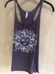 lot 3054 image: Tan Top with Sun Print