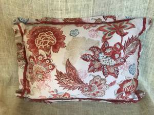 lot 3061 image: Floral Print Pillow Sham (pillow no included)