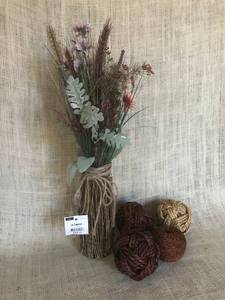 lot 3068 image: Floraltwig Bundle and rope balls