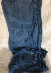lot 3080 image: Blue Print Scarf