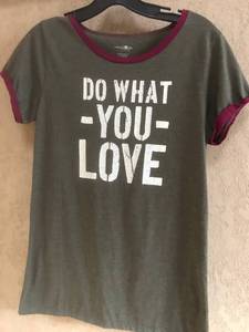 lot 3083 image: Do What you Love T-shirt