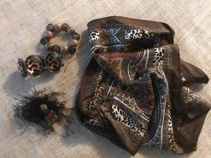 lot 3090 image: Scarf and jewelry (fun pin and bracelets)