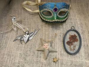 lot 3091 image: Mardi Gras Mask and everyday ornaments