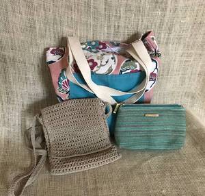 lot 3121 image: Tote, knitted purse and make up bag