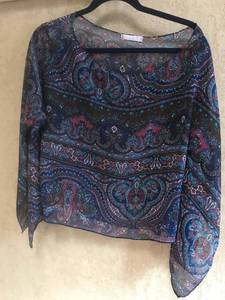 lot 3123 image: Scarf Top